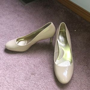 Womens closed toe heels